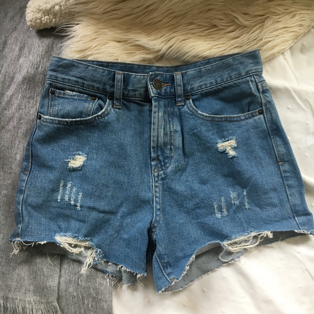 BDG Girlfriend High Rise Denim Shorts - NEW-